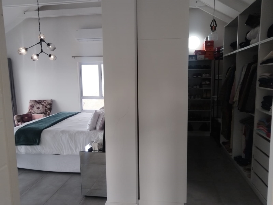 To Let 4 Bedroom Property for Rent in Glencairn Western Cape